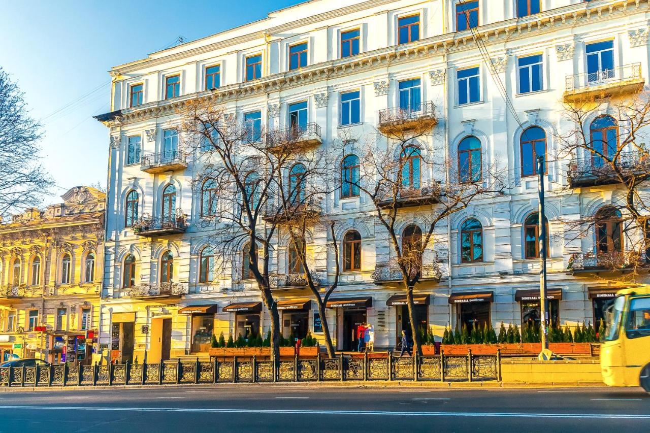 руставели 3*